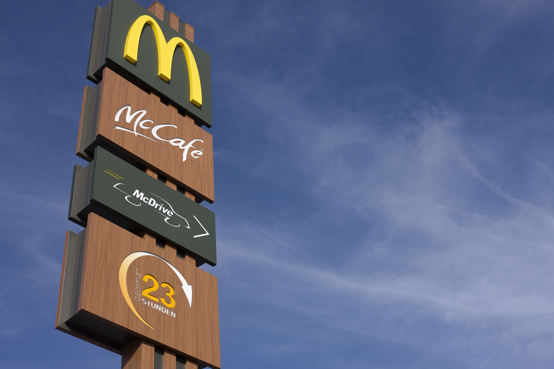 McDonalds-McCafe-Sign-Advertg